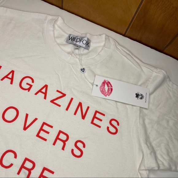 WILDFOX Magazine Lovers Love & Ice Cream Ivory Red Graphic T-Shirt NWT Crewneck - Picture 3 of 9